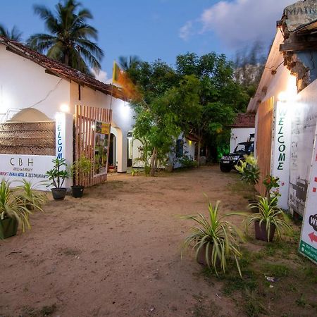 Comfort Beach Hotel Arugam Bay Bagian luar foto