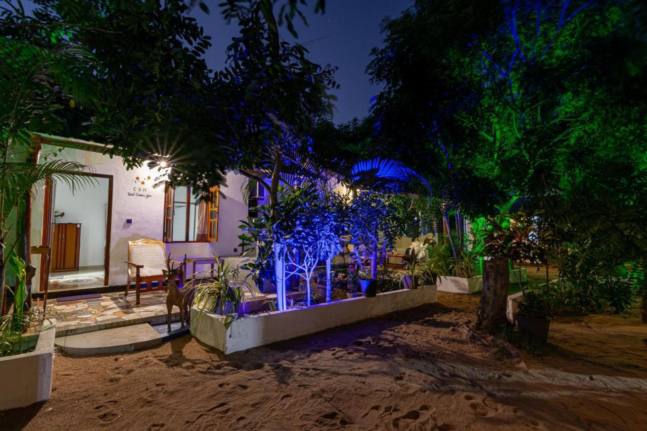 Comfort Beach Hotel Arugam Bay Bagian luar foto